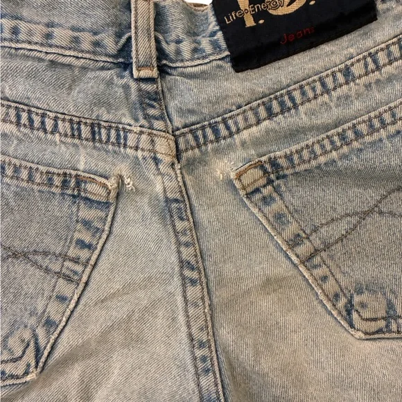 LEI | Vintage floral embroidered shorty denim jean shorts - Picture 8 of 9